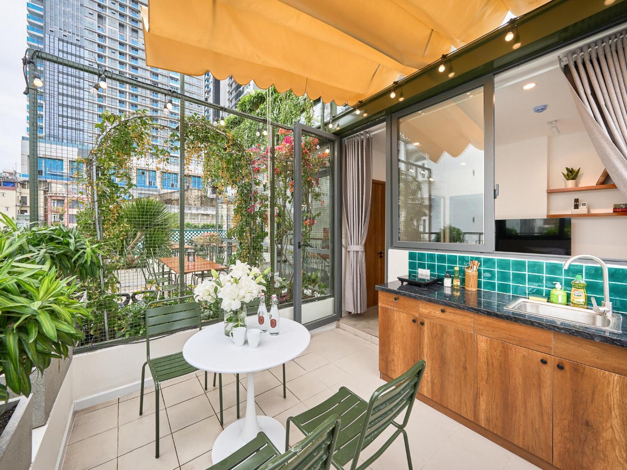 Căn hộ Paradise In A Tub-saigon Centre-fully Equipped Elevator-rooftop Bbq TP. Hồ Chí Minh